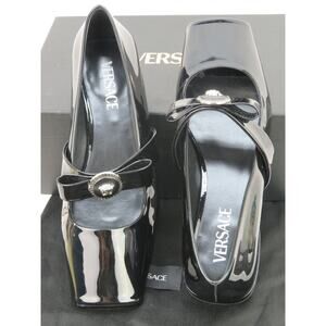 NIB VERSACE BLACK PATENT LEATHER COIN MEDUSA HEAD LOGO BOW FLATS 40 10 ITALY